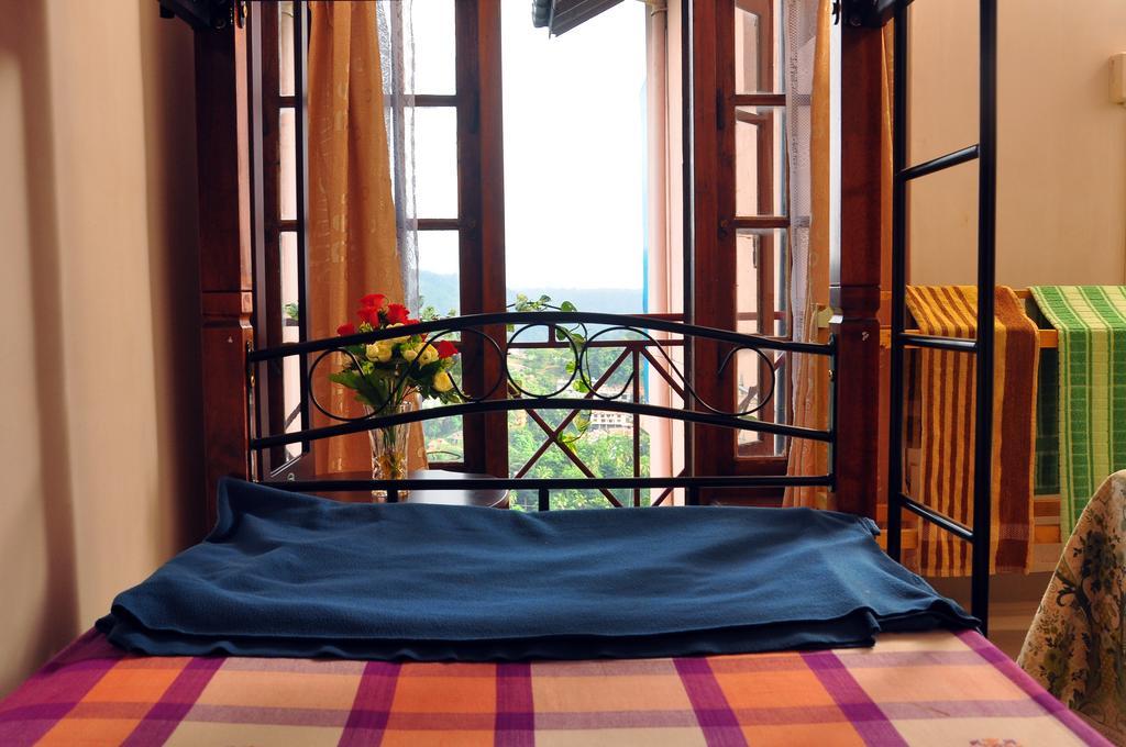 Primrose Inn Kandy Bagian luar foto